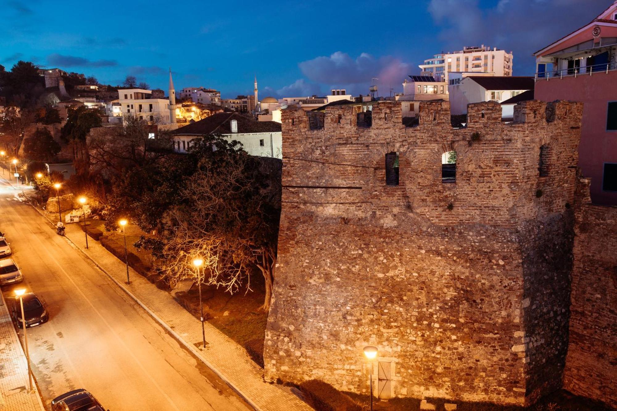 Super Apartment In The Ancient Roman Amphitheater Durrës Eksteriør billede